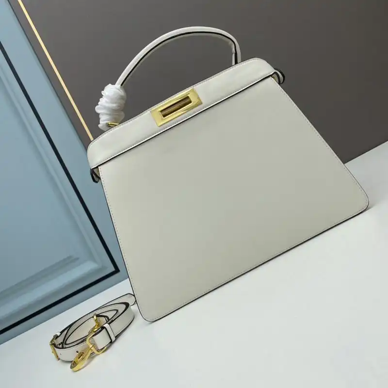 Affordable Fendi Medium Peekaboo ISeeU Bag In Nappa Laether White 0124