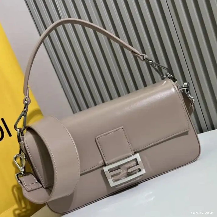 Affordable Khaki Bag Tiffany Leather Smooth Baguette Medium In Fendi 0220