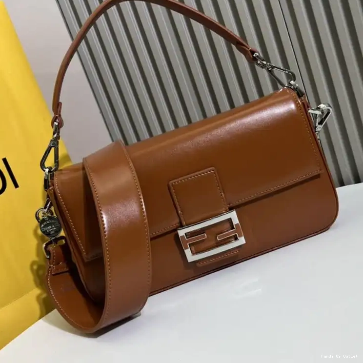 Affordable Baguette In Medium Bag Smooth Fendi Tiffany Leather Brown 0216