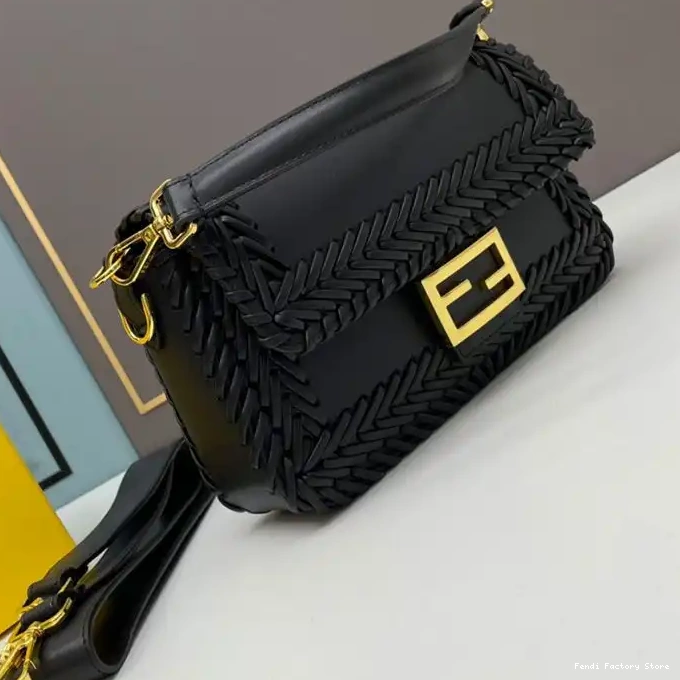 Affordable Stitching Medium Black Bag Leather Baguette Fendi In 0217