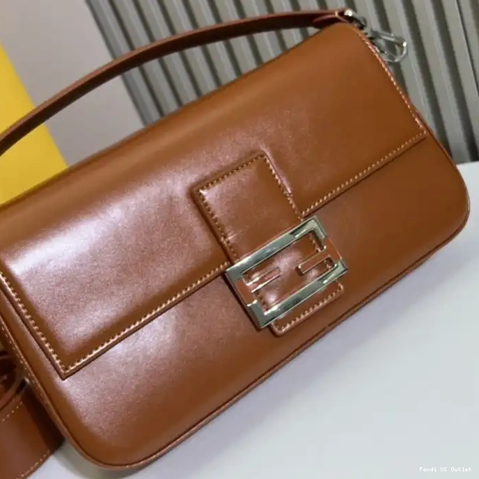 Affordable Baguette In Medium Bag Smooth Fendi Tiffany Leather Brown 0216