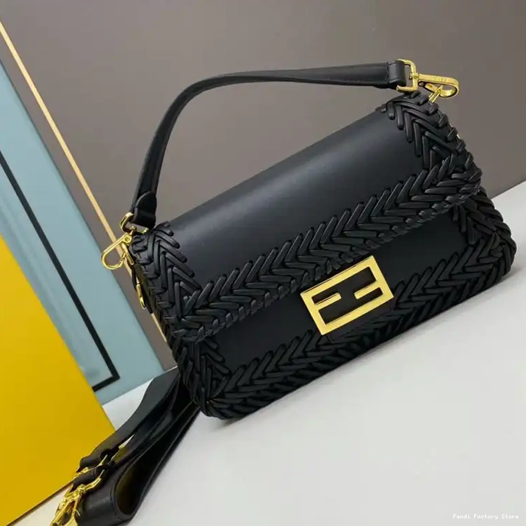 Affordable Stitching Medium Black Bag Leather Baguette Fendi In 0217