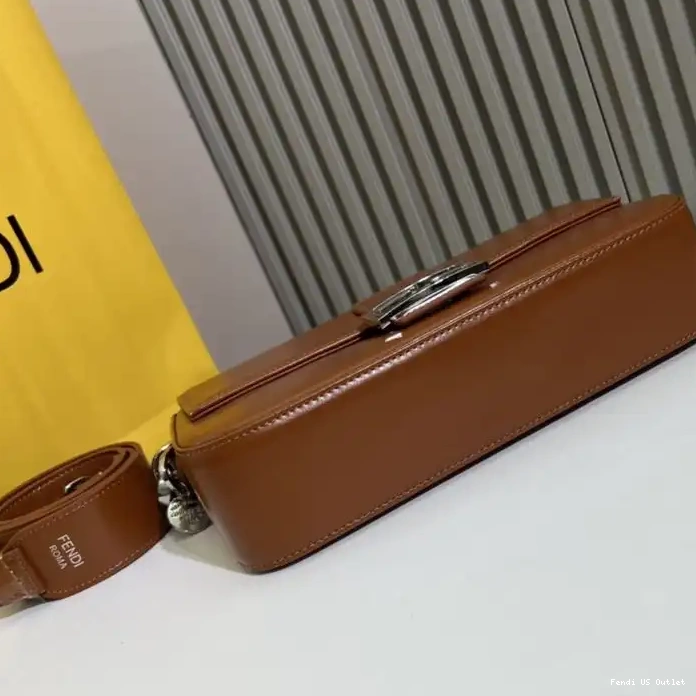 Affordable Baguette In Medium Bag Smooth Fendi Tiffany Leather Brown 0216