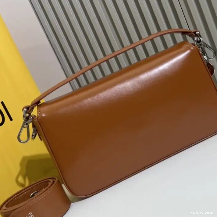 Affordable Baguette In Medium Bag Smooth Fendi Tiffany Leather Brown 0216