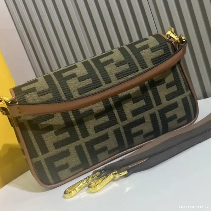 Affordable Canvas Medium Motif FF Fendi In Baguette Green Bag 0316