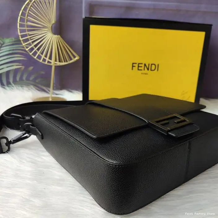 Affordable Black Baguette Romano Cuoio Leather Fendi In Medium Messenger 0316