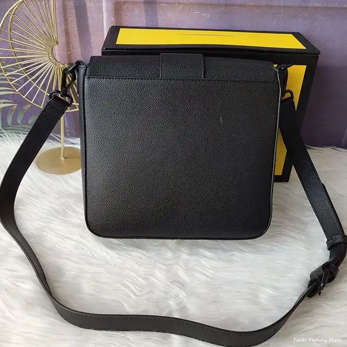 Affordable Black Baguette Romano Cuoio Leather Fendi In Medium Messenger 0316